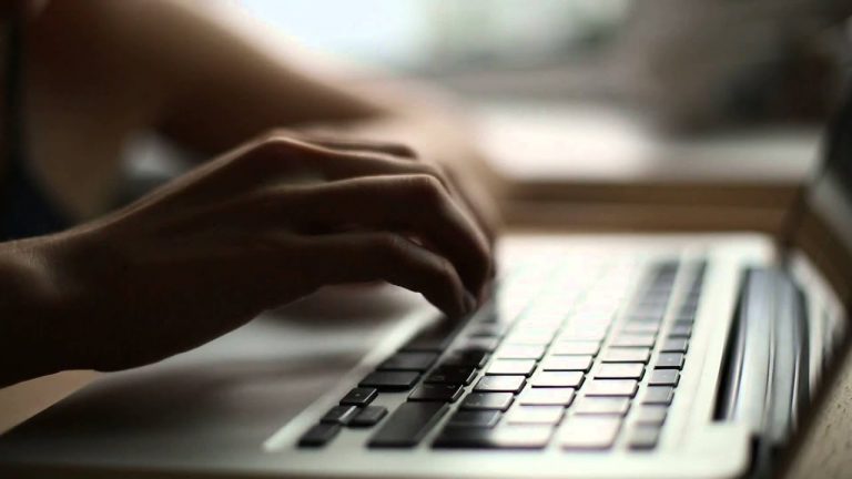 Falhas críticas no PHP colocam milhões de sites em risco e exigem atualização de segurança