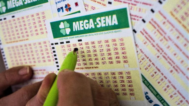 Mega-Sena acumula e prêmio chega a R$ 230 milhões; confira os números sorteados