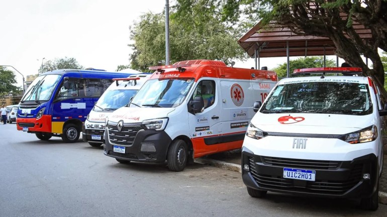 Gravatá amplia atendimento na Saúde com novas ambulâncias e micro-ônibus para pacientes