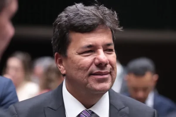TRE-PE manda Mendonça Filho retirar propaganda que associa candidatura a Raquel Lyra
