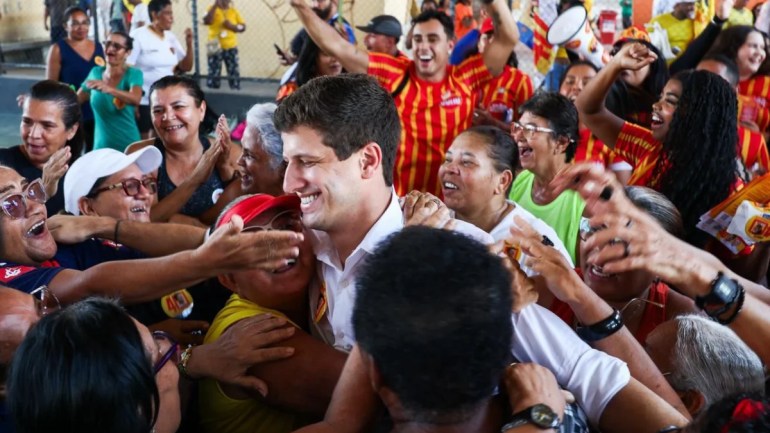 João Campos promete levar modelo do Compaz e COMVIDA para outras regiões de Pernambuco