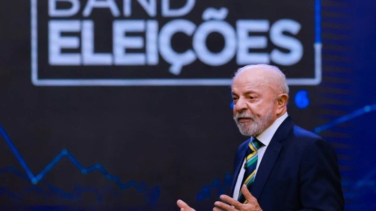 Lula desafia Flávio Bolsonaro a abrir sigilos bancário e telefônico e inclui os cinco filhos na proposta